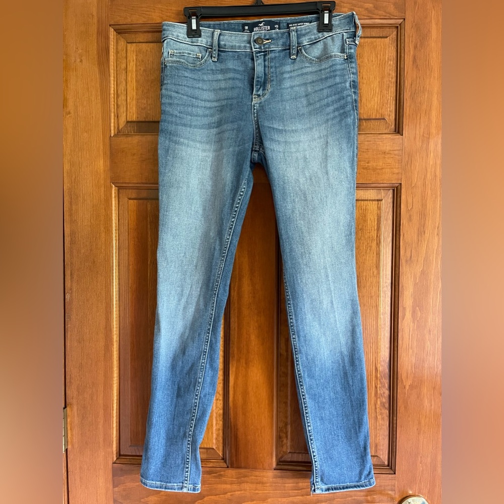 Hollister Mid-Rise Super Skinny Jeans